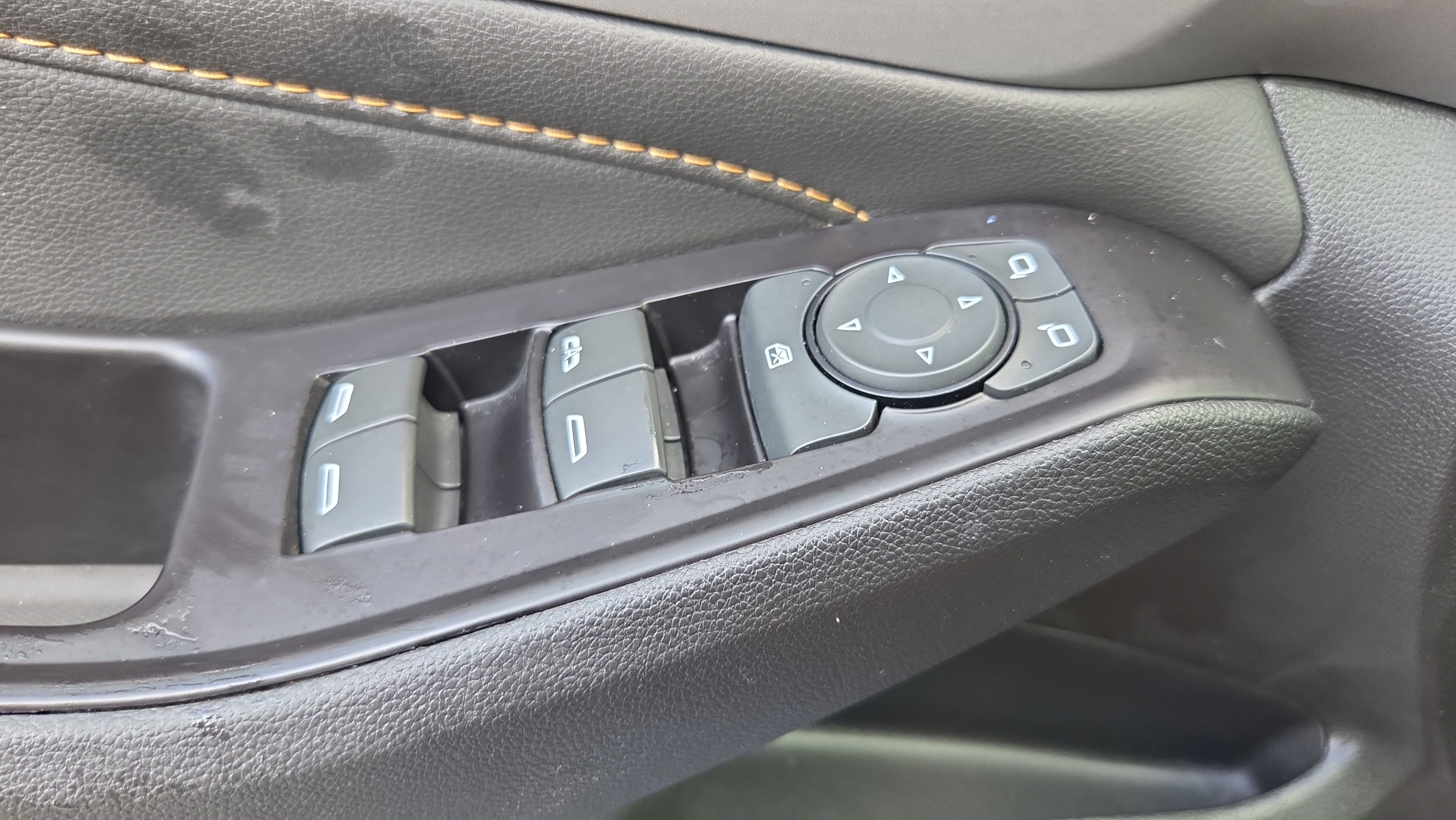 Used 2020 Chevrolet Traverse LT FWD image 29