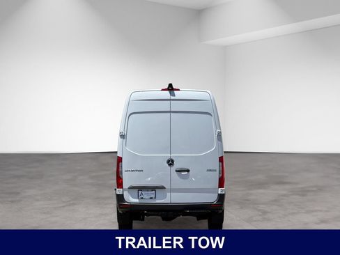 Used 2024 Mercedes-Benz Sprinter 2500 image 5