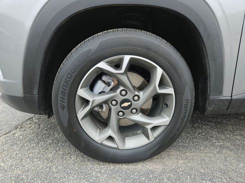 Used 2025 Chevrolet Trax LT w/ LT Convenience Package FWD image 29