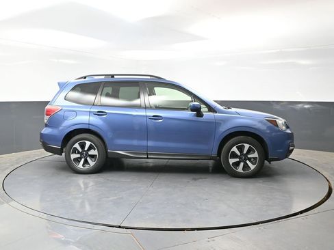 Used 2018 Subaru Forester 2.5i Premium w/ All-Weather Package AWD/4WD image 2