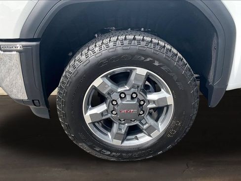 New 2026 GMC Sierra 2500 SLT AWD/4WD image 13