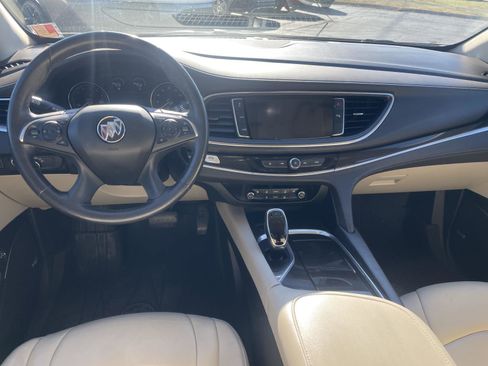 Used 2020 Buick Enclave Essence w/ Sound and Sites Package image 7