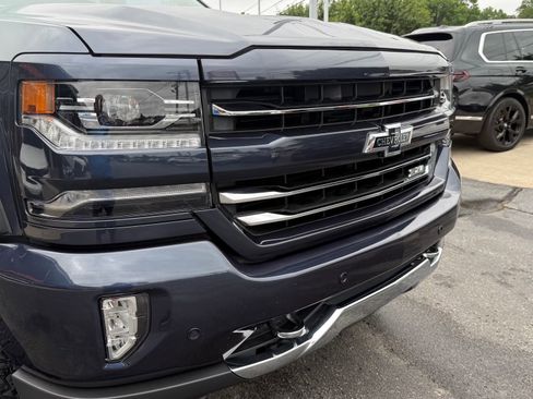 Used 2018 Chevrolet Silverado 1500 LTZ Z71 w/ Centennial Edition AWD/4WD image 24