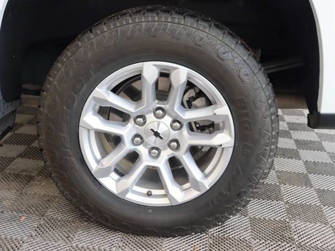 Used 2023 Chevrolet Silverado 1500 RST w/ Z71 Off-Road Package AWD/4WD image 17