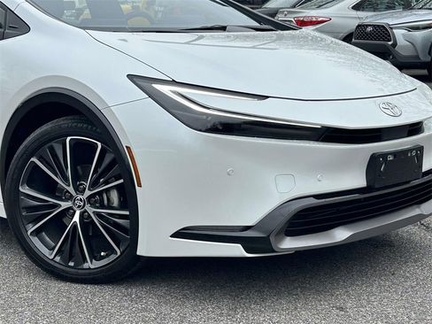 Used 2025 Toyota Prius Limited image 9