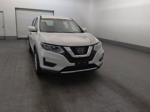 Used 2017 Nissan Rogue S AWD/4WD image 14