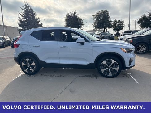 Certified 2025 Volvo XC40 B5 Plus image 4