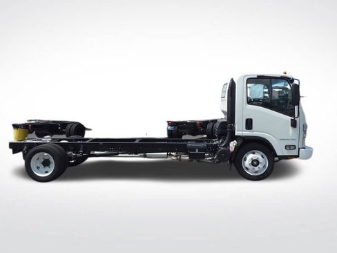 New 2025 Chevrolet Low Cab Forward RWD image 3