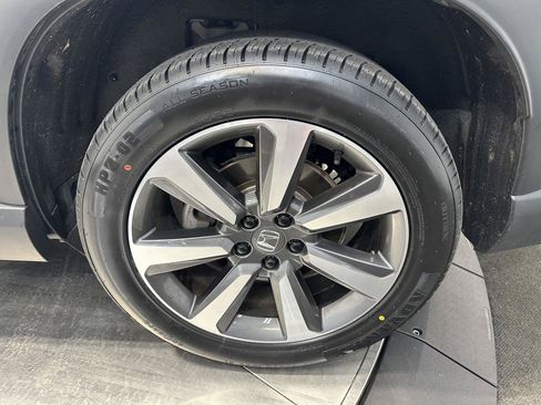 Certified 2025 Honda Pilot Elite image 10