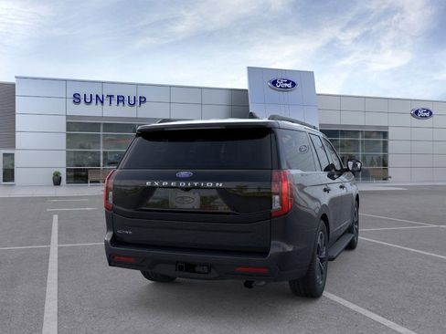 New 2026 Ford Expedition Active image 8