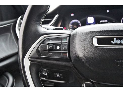 Used 2022 Jeep Grand Cherokee L Laredo image 24