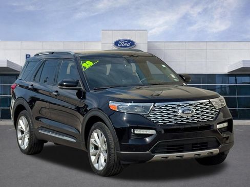 Used 2023 Ford Explorer Platinum w/ Technology Package AWD/4WD image 2