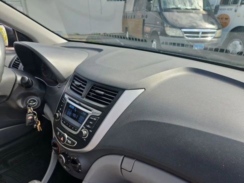 Used 2015 Hyundai Accent GLS FWD image 6