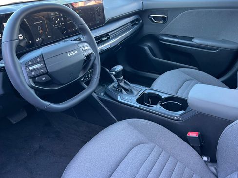 Used 2025 Kia K4 EX image 10