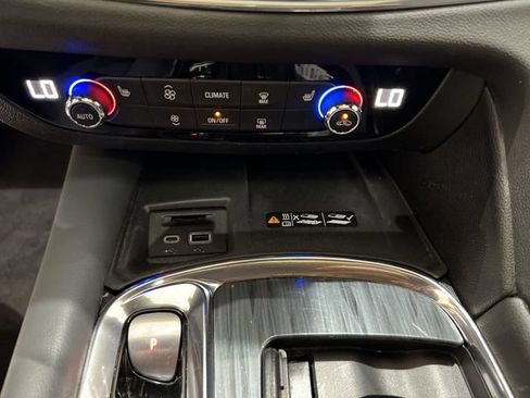 Used 2023 Buick Enclave Essence w/ Experience Buick Package AWD/4WD image 16
