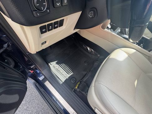 Used 2020 Lexus GX 460 Premium w/ Premium Package AWD/4WD image 37