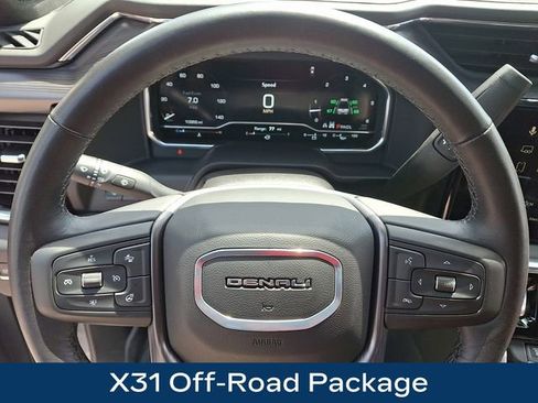 Used 2025 GMC Sierra 2500 Denali Ultimate AWD/4WD image 4