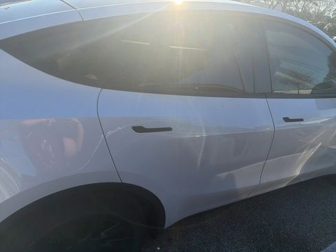 Used 2021 Tesla Model Y Long Range image 9