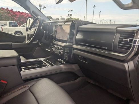 New 2025 Ford F250 Lariat w/ Lariat Ultimate Package image 39