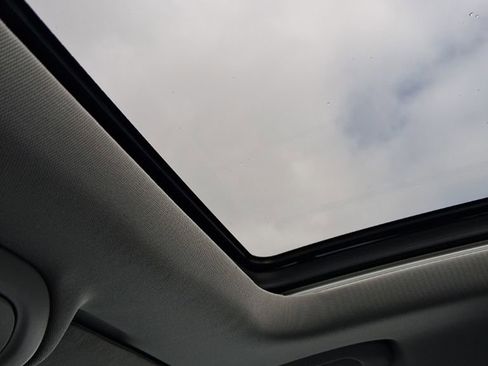 Used 2020 GMC Terrain SLE w/ Driver Convenience Package image 4