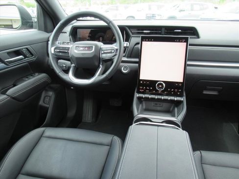 Used 2025 GMC Terrain Elevation w/ Elevation Premium Package image 13