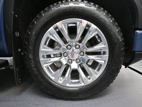 Used 2025 GMC Sierra 1500 Denali w/ Technology Package AWD/4WD image 18