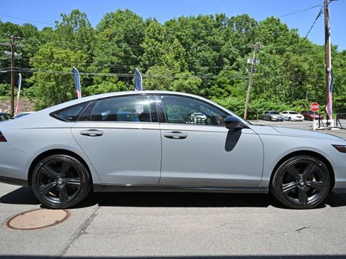 Used 2025 Honda Accord Sport image 6