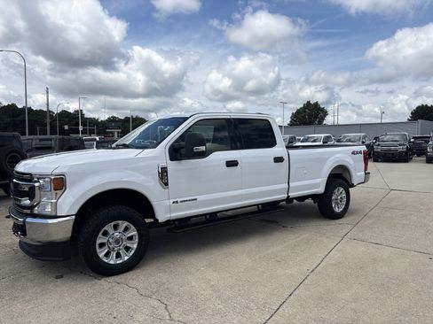 Used 2021 Ford F350 XLT AWD/4WD image 3