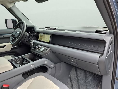 Used 2024 Land Rover Defender 110 X-Dynamic SE image 14