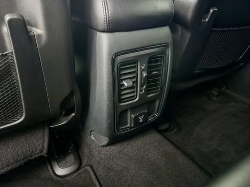 Used 2022 Jeep Grand Cherokee Laredo X AWD/4WD image 33