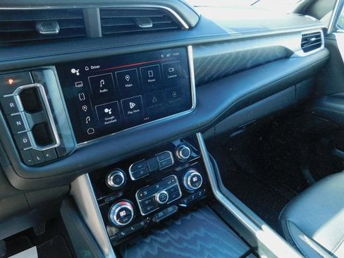 Used 2023 GMC Yukon XL Denali image 12