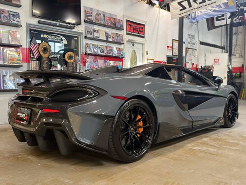 Used 2020 McLaren 600LT Spider RWD image 6