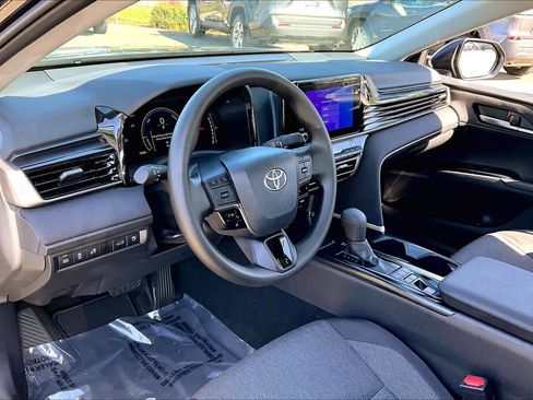 Used 2026 Toyota Camry LE FWD image 17