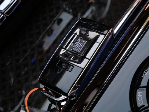 Certified 2024 Rolls-Royce Cullinan Black Badge image 35