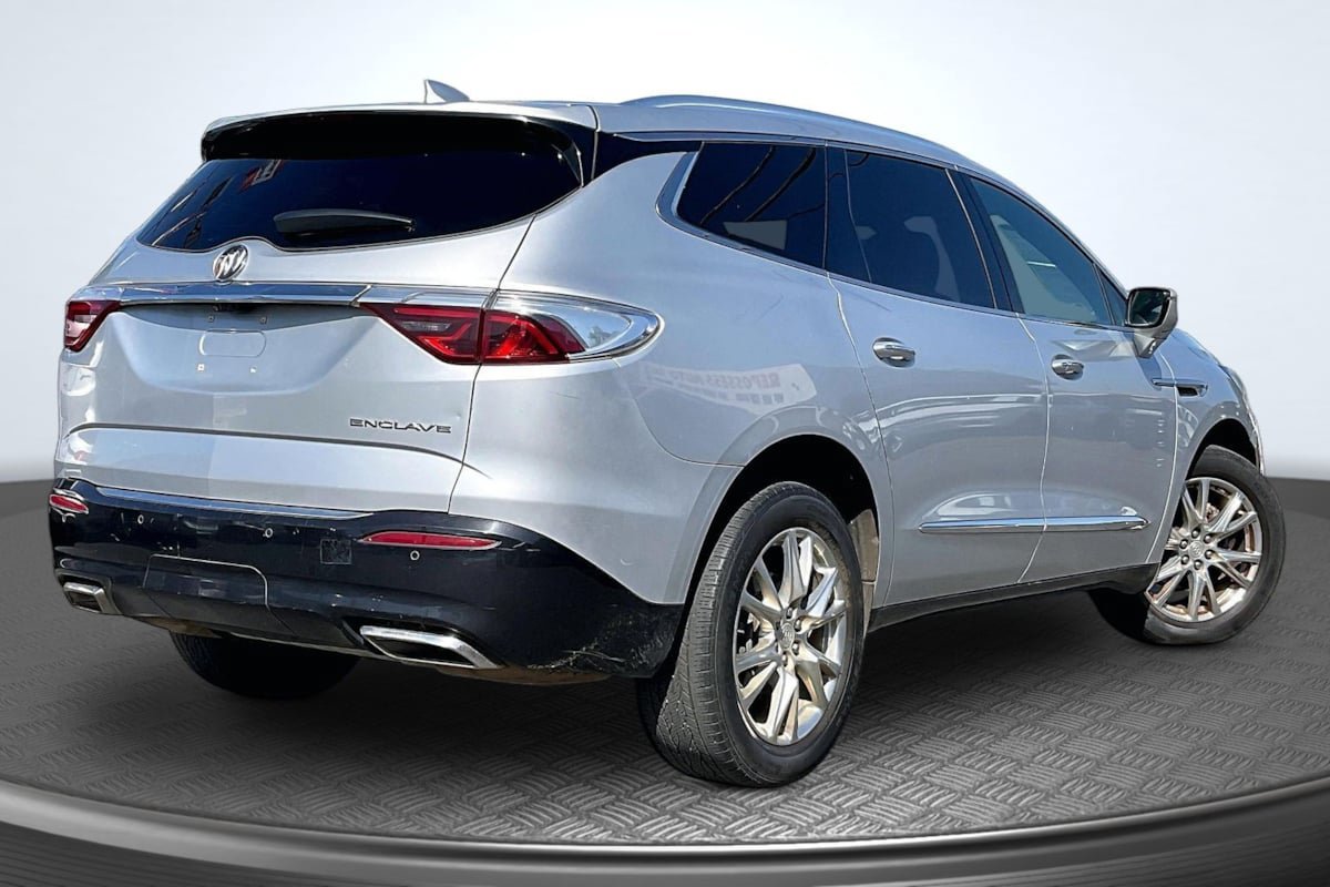 Used 2022 Buick Enclave Premium FWD image 13