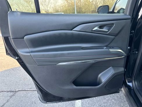 Used 2026 Chevrolet Traverse Z71 image 15