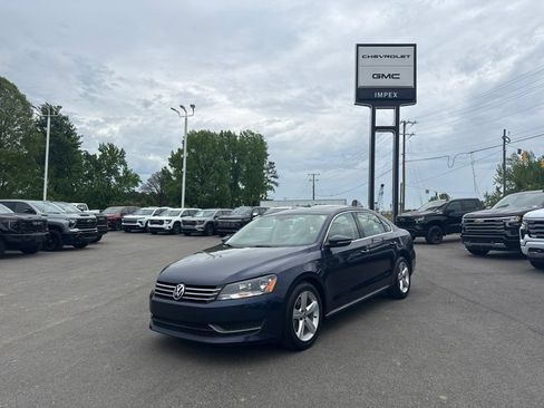 Used 2012 Volkswagen Passat 2.5 SE FWD image 1