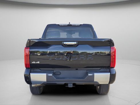 Used 2024 Toyota Tundra Limited AWD/4WD image 21