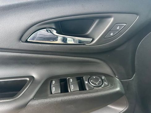 Used 2023 Chevrolet Equinox LT image 26