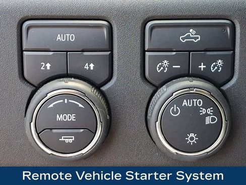 Used 2025 Chevrolet Silverado 1500 LT AWD/4WD image 9