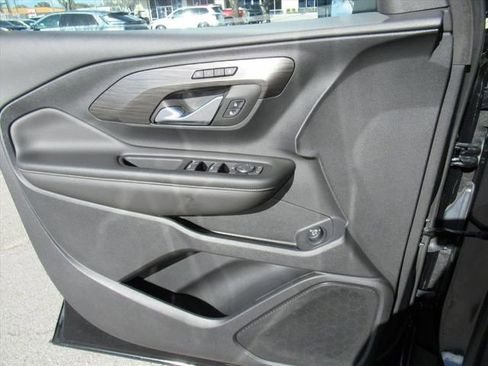 Used 2023 GMC Terrain SLT w/ Tech Package FWD image 22