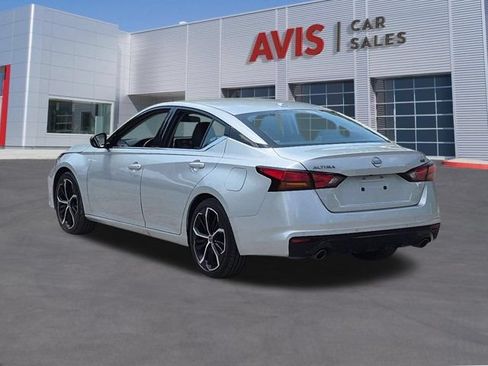 Used 2025 Nissan Altima 2.5 SR FWD image 9