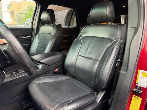 Used 2017 Ford Explorer Limited FWD image 12