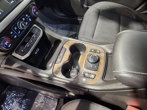 Certified 2023 GMC Acadia SLE w/ Elevation Edition image 10