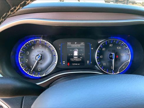 Certified 2023 Chrysler Voyager LX image 25