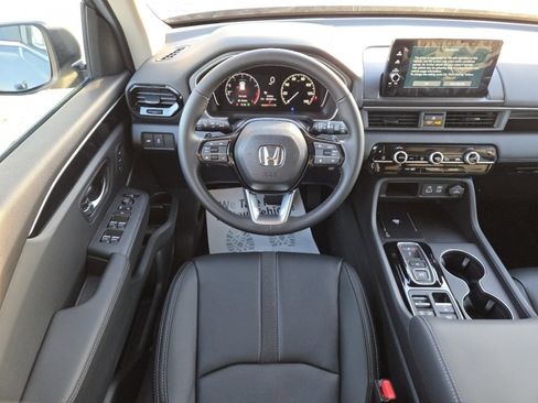 Used 2025 Honda Pilot EX-L image 23