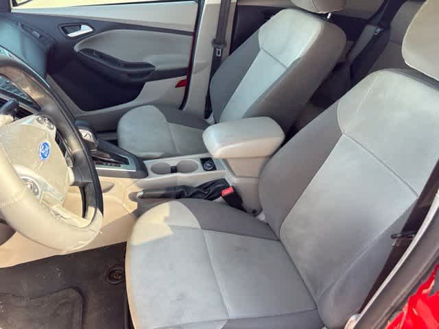 Used 2014 Ford Focus SE FWD image 11