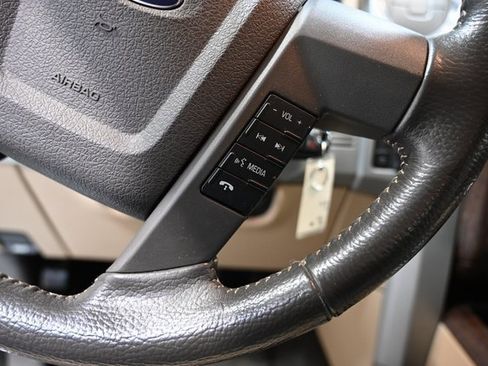 Used 2013 Ford F150 Lariat w/ Lariat Chrome Pkg image 24