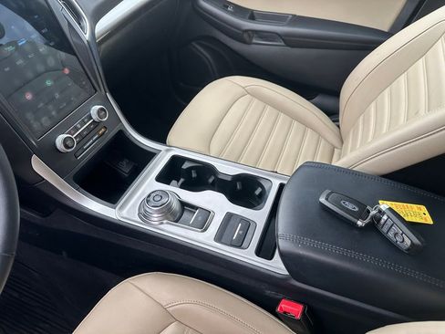 Used 2024 Ford Edge SEL w/ Convenience Package image 18