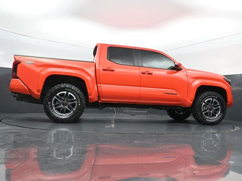 Used 2024 Toyota Tacoma TRD Sport AWD/4WD image 39